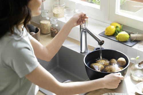 Na co warto zwr&oacute;cić uwagę, gdy wybieramy armaturę kuchenną? Oto kilka podpowiedzi